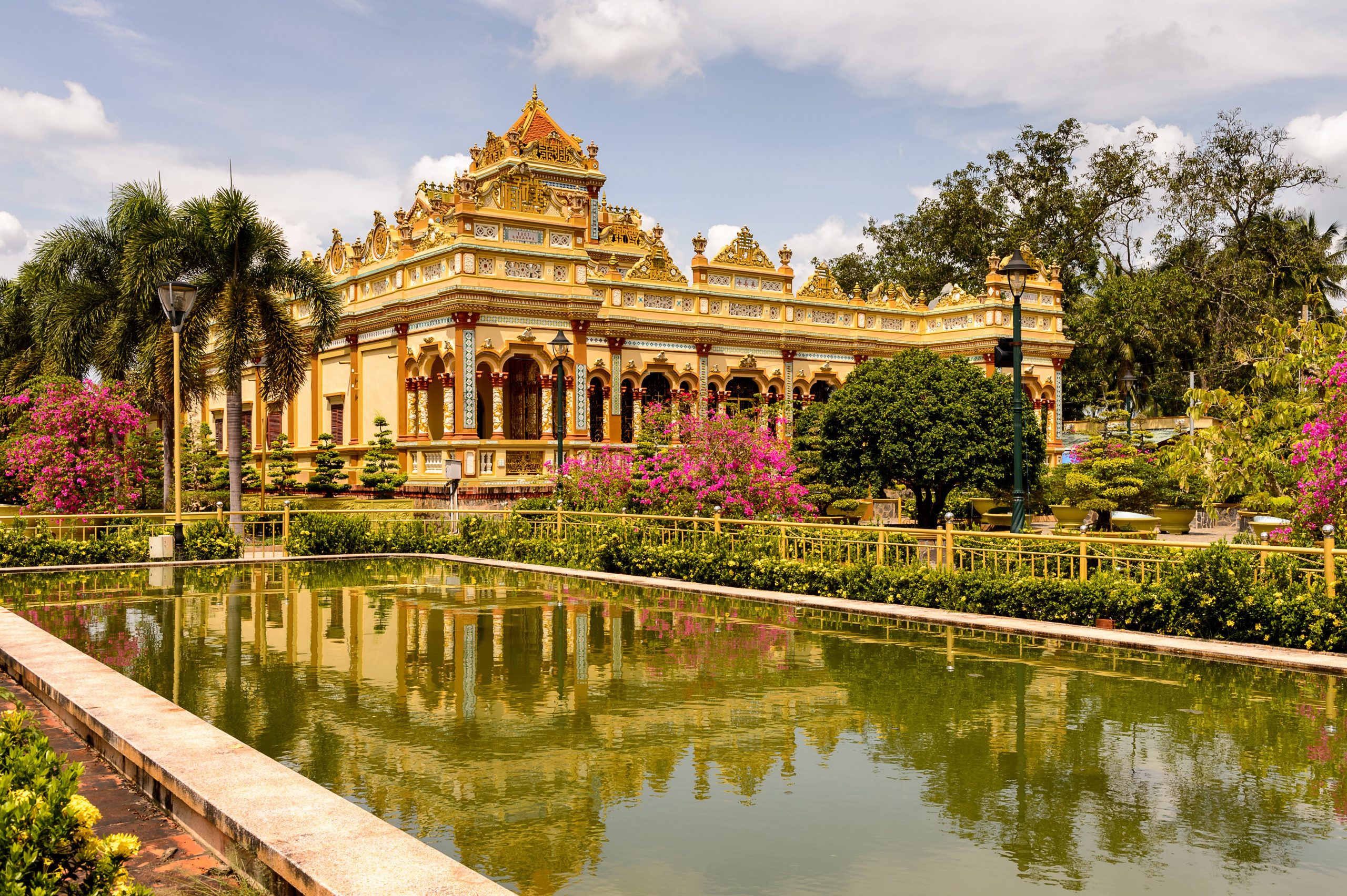 Vinh Trang Pagoda – The Most Splendid Buddhistic Pagoda in Mekong Delta. -  ????vietnamimmigration.org ????????